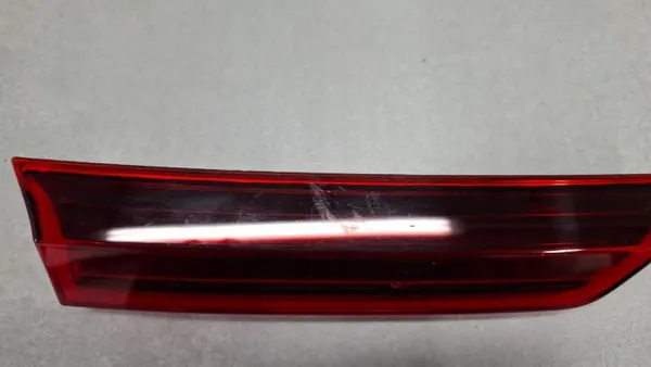 Moldura & Refletor Esquerdo Portinhola Opel OE OEM image 7