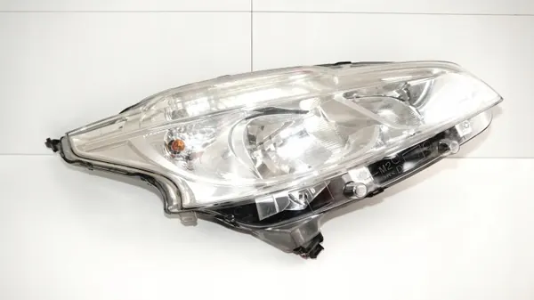 OEM LAMPA PRAWY PRZÓD PRZEDNIA PEUGEOT 208 12-15R image 4