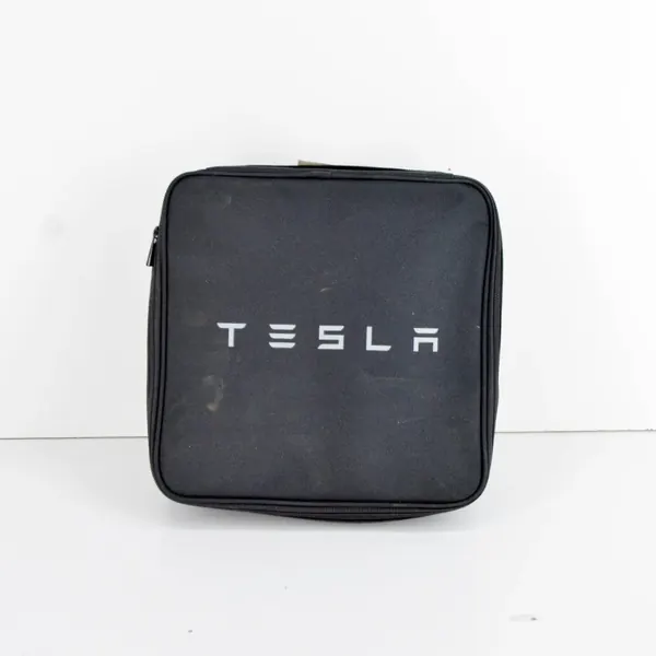 Tesla Model 3 latauskaapeli 112125400E käytetty image 2