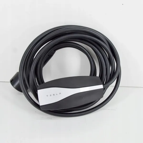 Tesla Model 3 latauskaapeli 112125400E käytetty image 4