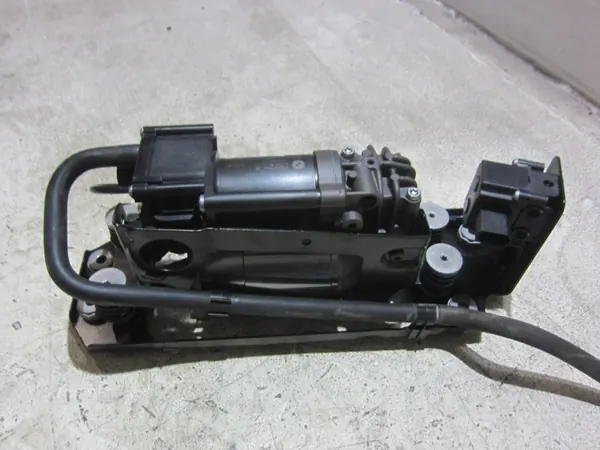 BMW F01 F02 F11 Luchtvering Compressor OEM 37206875176 image 5