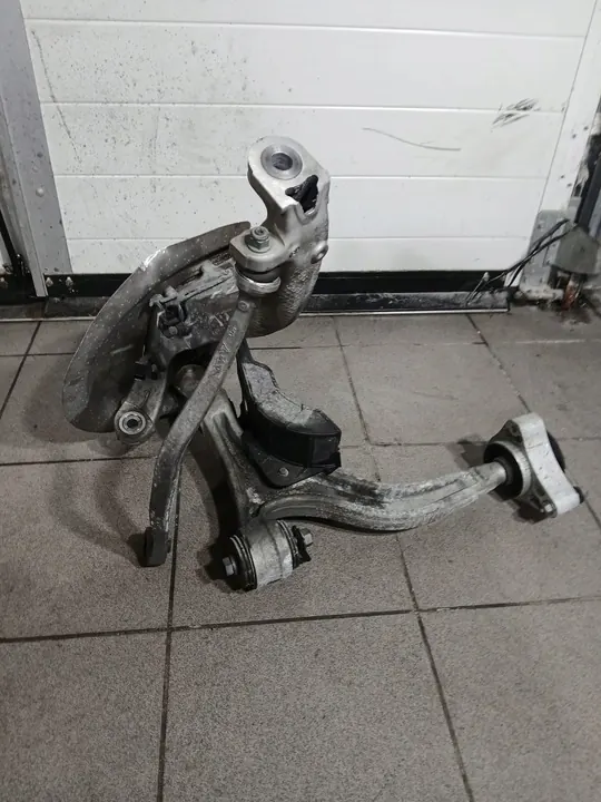 Vasen jousitusyksikkö Porsche Panamera Turbo 971 image 8