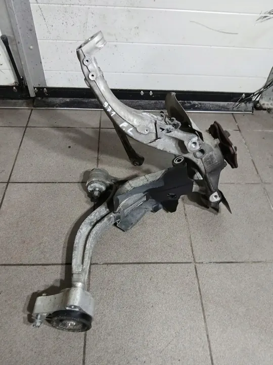 Vasen jousitusyksikkö Porsche Panamera Turbo 971 image 9