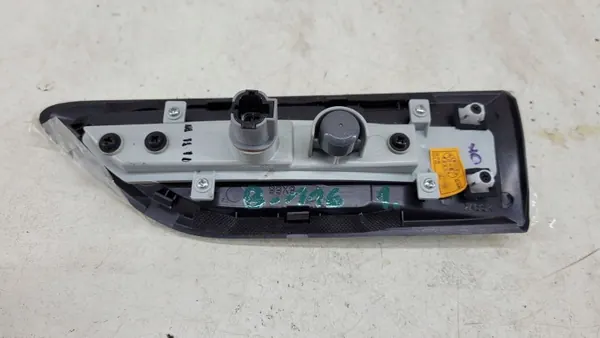KIA Soul etuvalo oikea OEM 923022K0 image 4