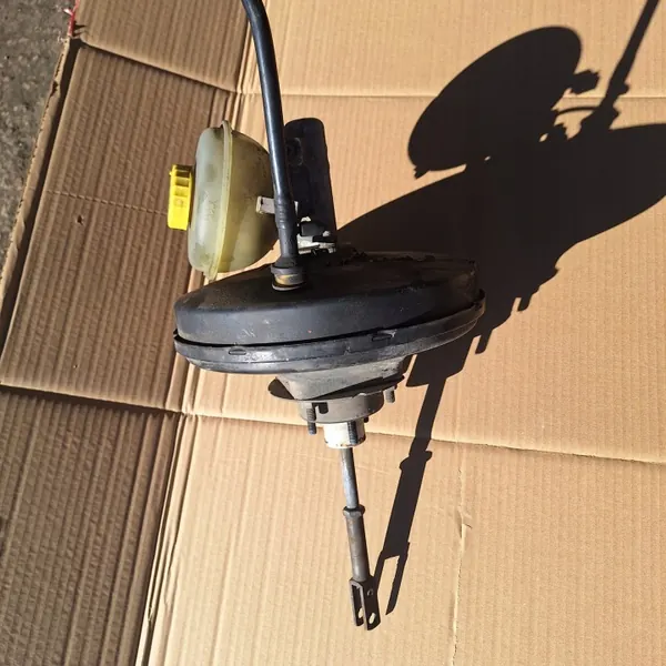 Audi 80 2.0 Servo OEM 8A0612105C - Gebraucht image 2