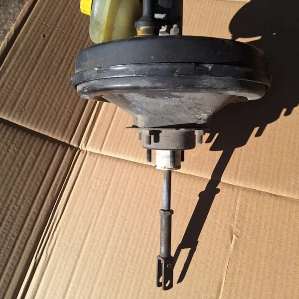 Audi 80 2.0 Servo OEM 8A0612105C - Gebraucht image 3
