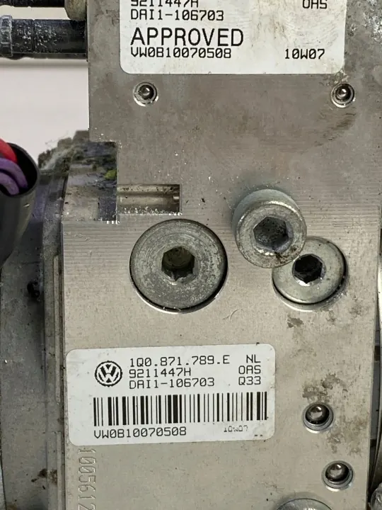 Bomba de teto Volkswagen Eos usado OEM 1Q0871789E image 3