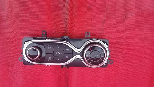 Renault Captur Ilmastointipaneeli OEM 275105430R image 2