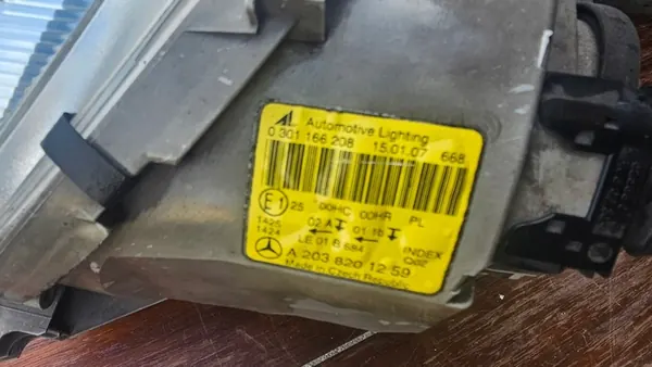 Mercedes W203 A2038201259 Voor Rechte Lamp Europa image 5