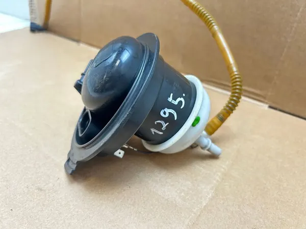 Porsche OE Brandstofpomp 7L5919679 image 8