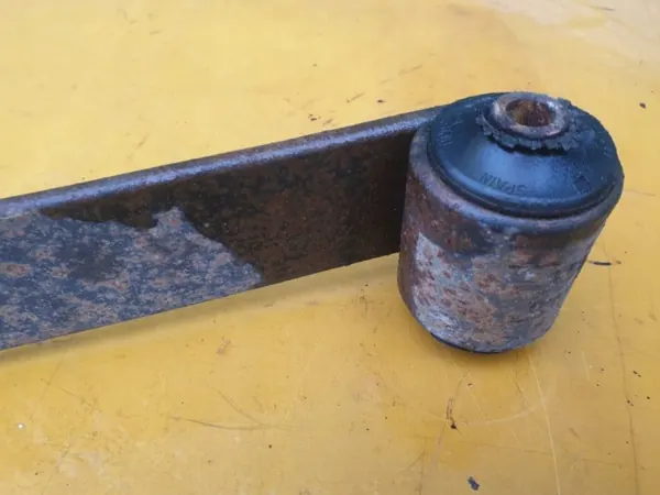 Ressort arrière OEM 2K5511151AA pour Volkswagen Caddy image 6