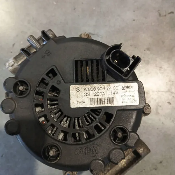 Vaihtovirtageneraattori Mercedes-Benz 3.0 CDI OM642 A0009067400 image 4