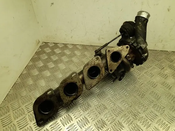 Turboalimentador Mercedes E63 AMG 5.5 V8 W212 A1570900780 image 4