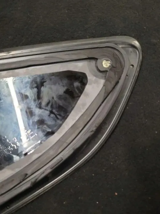 Ford DS73F29700B Rechter Achterruit - Gebruikt image 4