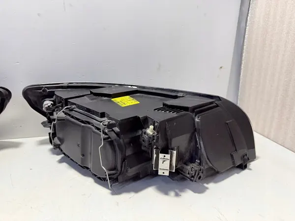 Volvo S40 V50 Ajovalot Vasemmalle Oikealle 30698885 30698886 image 6