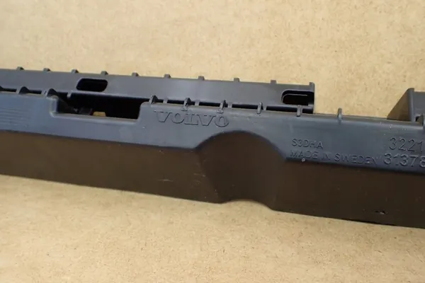 OEM 32216525 Volvo XC90 II Soporte de Umbral Izquierdo Trasero image 7