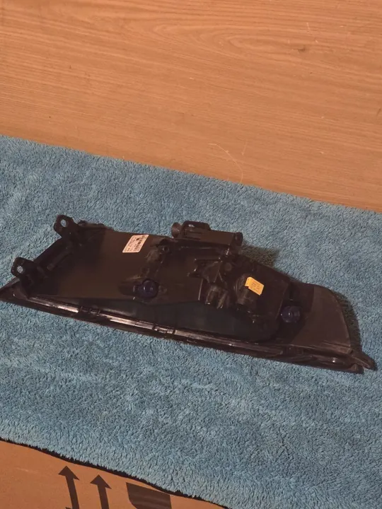 Skoda Fabia III Halógena Direita 6V0941700A image 3