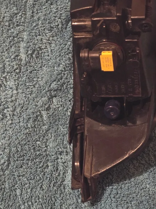 Skoda Fabia III Halógena Direita 6V0941700A image 5