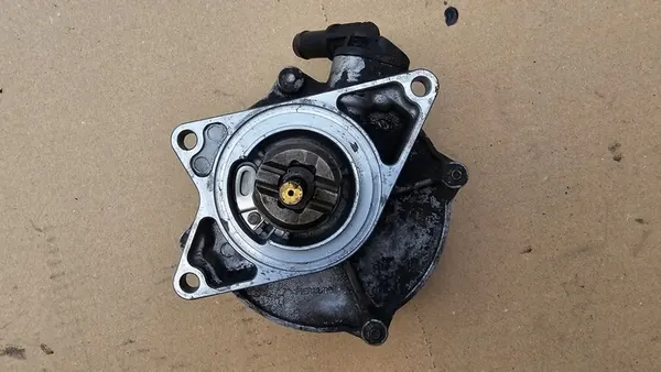 A6 A4 PASSAT B5 2.5 TDI Imupumppu 057145100C image 2