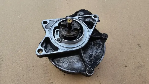 A6 A4 PASSAT B5 2.5 TDI Imupumppu 057145100C image 3