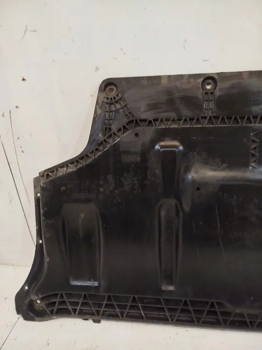 Motorplåt VW Passat B8 Alltrack, OEM 5Q0825902B image 3