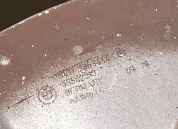 Buje rueda trasera derecha BMW I3 OEM 6867882 - Usado image 6