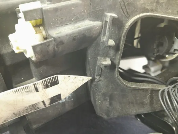 SKODA SUPERB II LIFT Vasemman Puolen Ajovalo EU 3T1941017H image 7