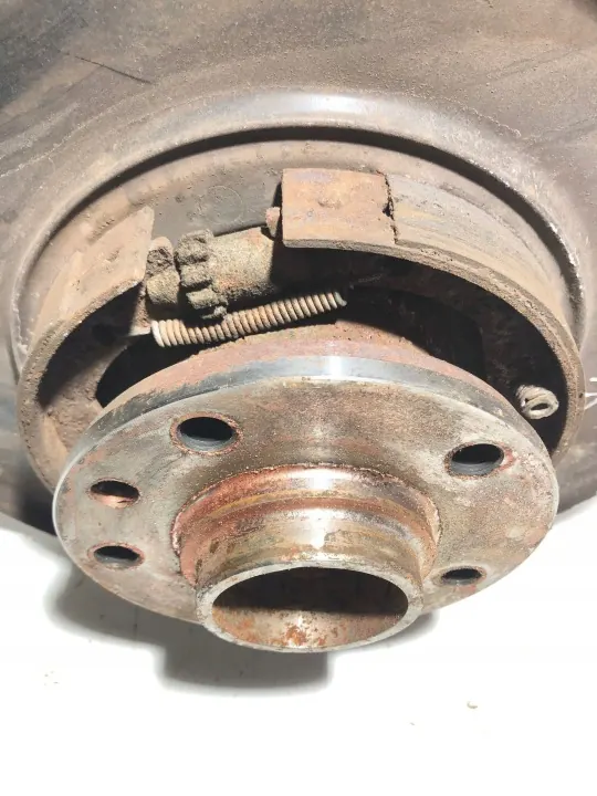 Taka pyörän navan OEM 7L6505436A vasen puoli Volkswagen image 3
