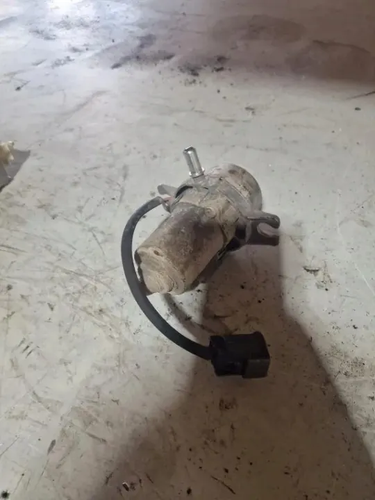 Bomba de combustible OEM 30630398 para Volvo 2.5L image 2