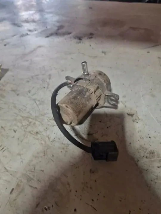 Bomba de combustible OEM 30630398 para Volvo 2.5L image 3