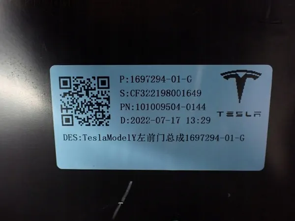 Tesla Model Y Ovipeite Vasen Etu OEM 1697294-01-G image 10