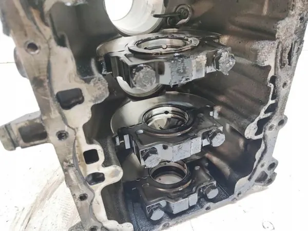 OEM 7823030 Moottorilohko BMW MINI Cooper 1.6D:lle image 3