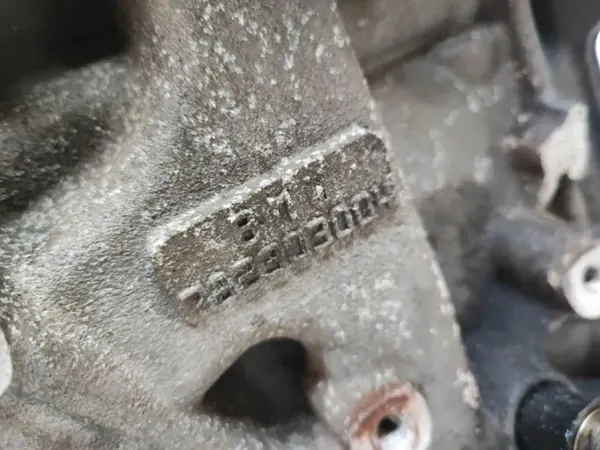 OEM 7823030 Moottorilohko BMW MINI Cooper 1.6D:lle image 5