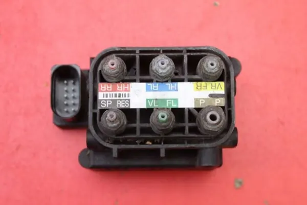 Distribuidor Suspensión A2123200358 Mercedes R-Class image 6