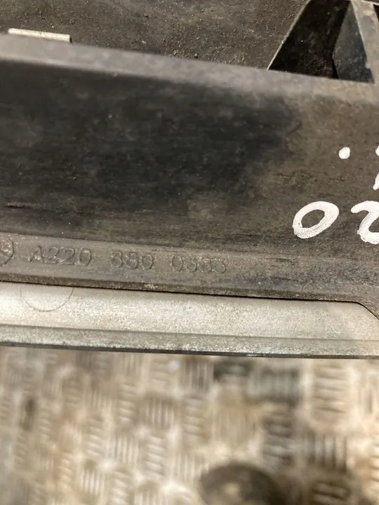 Mercedes-Benz S W220 Rear Bumper Vent Grille OEM image 4