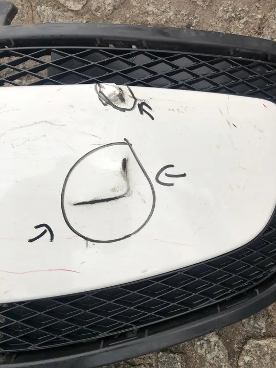 Volkswagen OE 1S0853665A griglia paraurti anteriore up! image 2