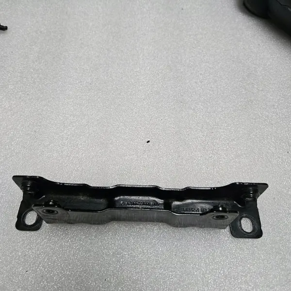 Mercedes GLC etutukipalkki OEM A2066223000 image 5