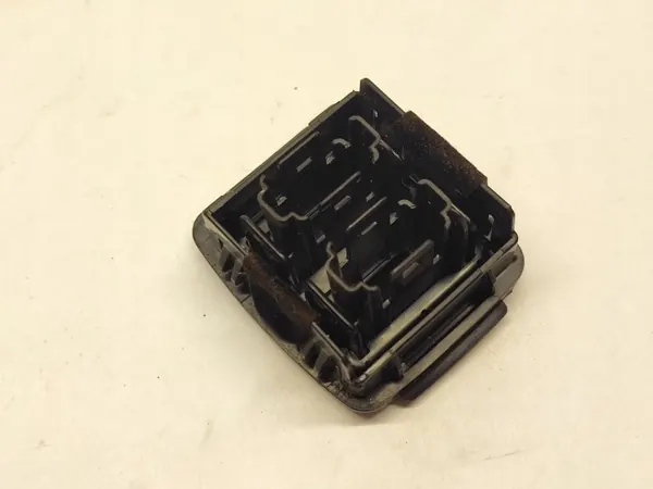Prise USB Ford F150 OEM FB53045N67A 2019 image 10