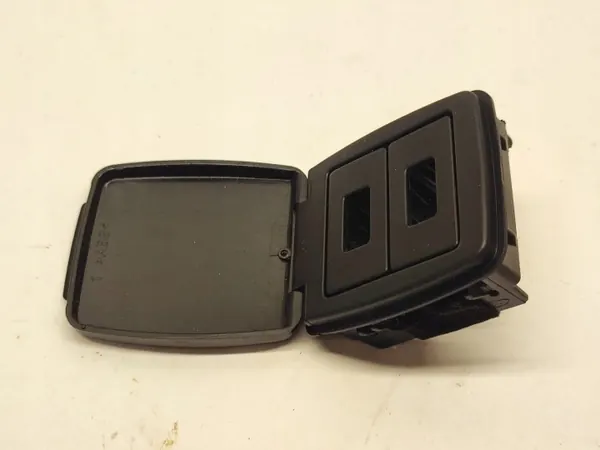 Prise USB Ford F150 OEM FB53045N67A 2019 image 3