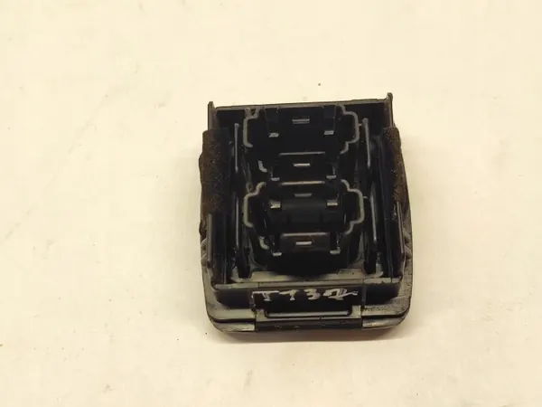 Prise USB Ford F150 OEM FB53045N67A 2019 image 8