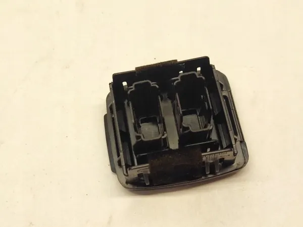Prise USB Ford F150 OEM FB53045N67A 2019 image 9