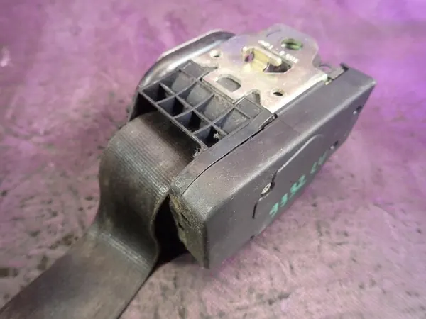 Left Front Seat Belt Volkswagen Passat B5 1.9 TDI OEM 3B1857705D image 4