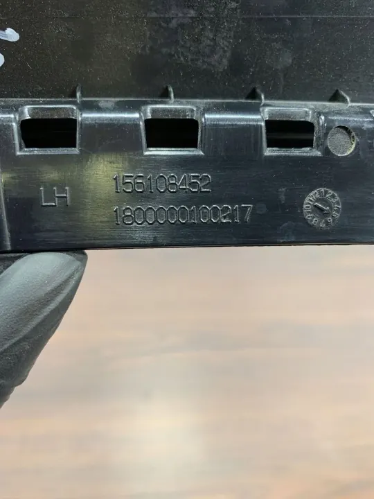 Junta ventana trasera Alfa Romeo Stelvio OEM 156108452 image 7