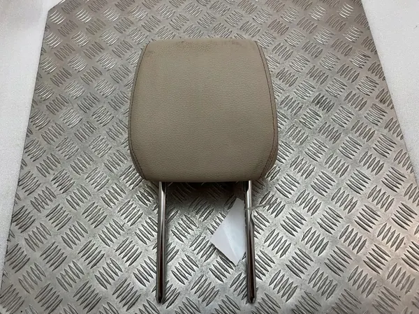 UTO46846 Voorste hoofdsteun voor BMW 2 Serie F22/F23 image 2