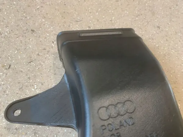 Audi e-tron Luftkanal OEM 4KL819656 - Gebraucht image 4