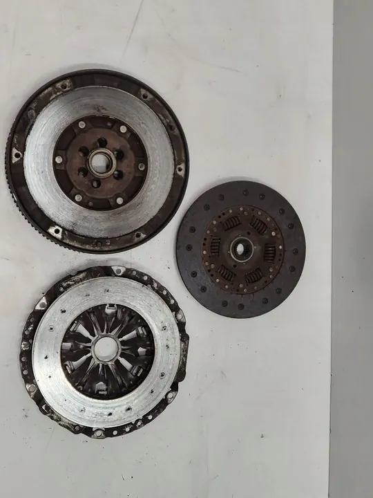 Kit de embreagem Volkswagen PASSAT B5.5 038141032Q image 2