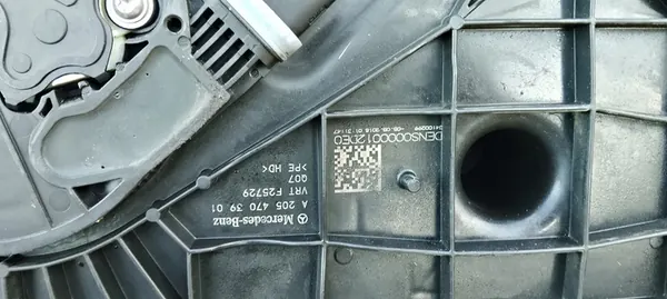 Tanque AdBlue com Bomba Mercedes C-Class 205 OEM image 6