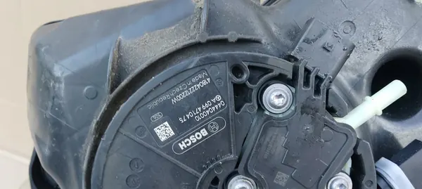 Tanque AdBlue com Bomba Mercedes C-Class 205 OEM image 8