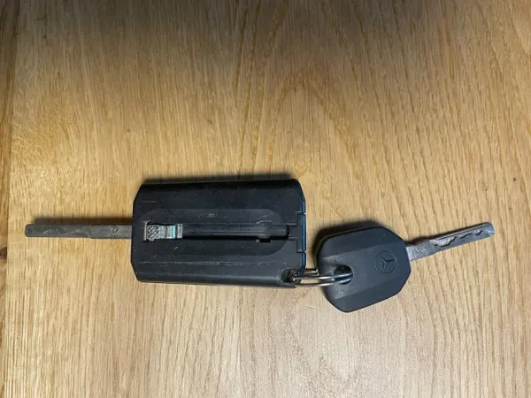 Clé Mercedes OEM Mercedes - Style Petit Poisson Usagé image 4