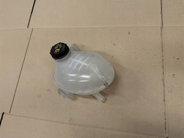 Réservoir de liquide de refroidissement Ford OE GN11-8A080-AA image 2